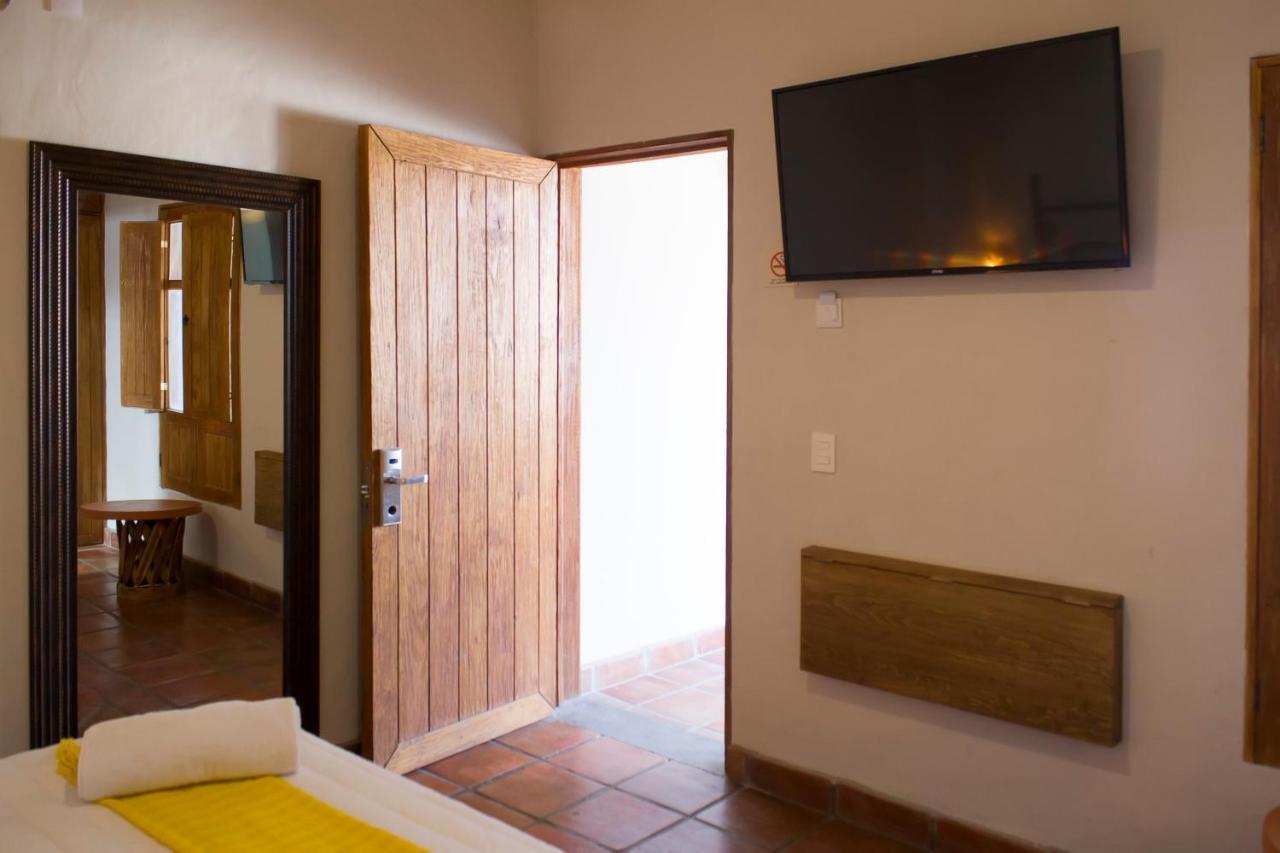 Puerta San Pedro 3*